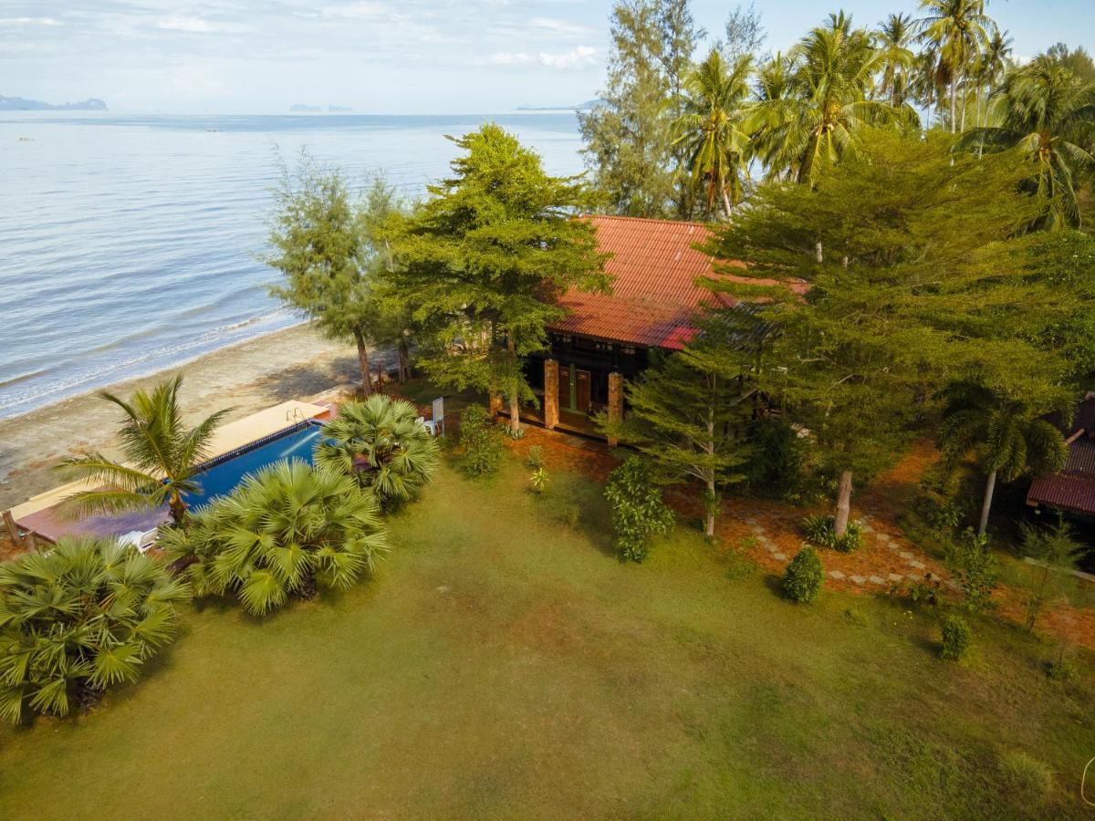 The Chevalley Beach Resort Satun Exterior foto