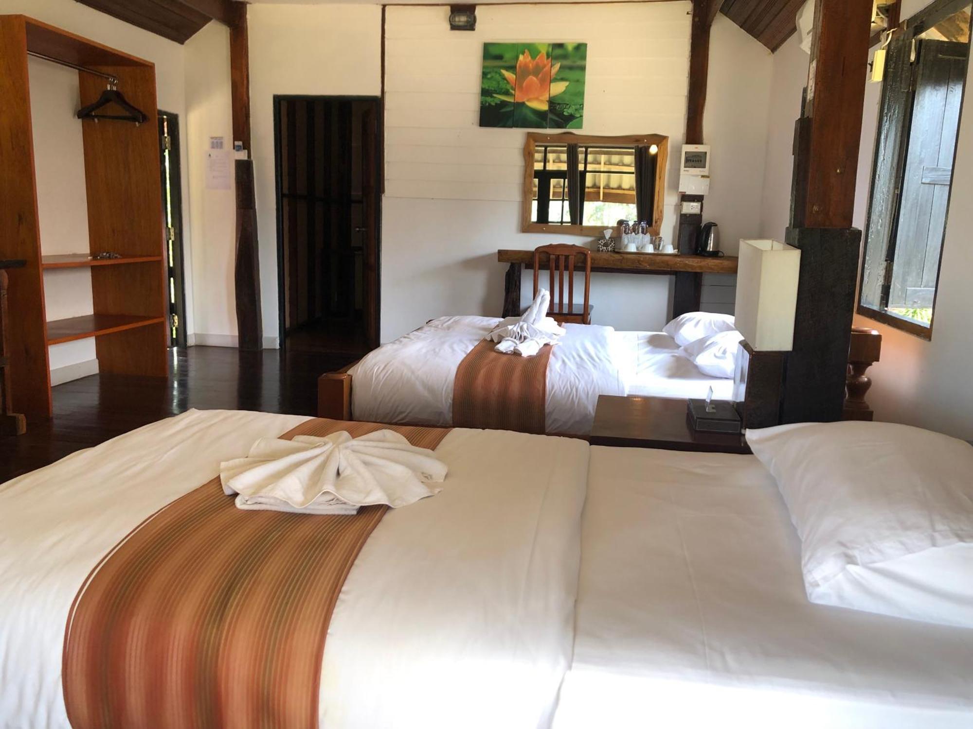 The Chevalley Beach Resort Satun Exterior foto