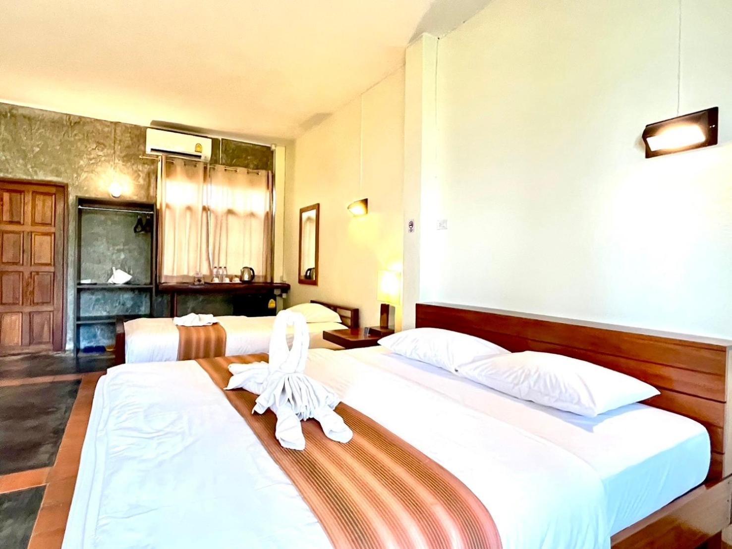 The Chevalley Beach Resort Satun Exterior foto