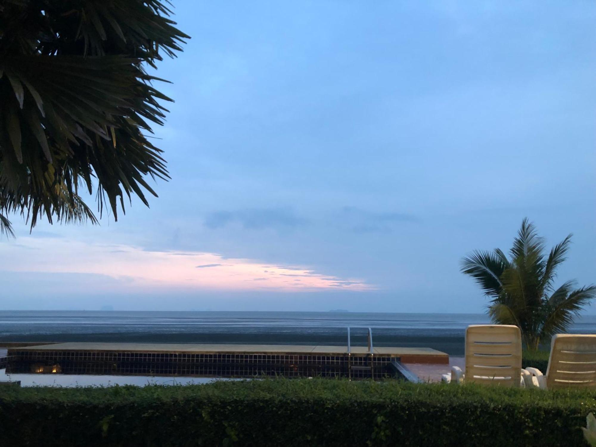 The Chevalley Beach Resort Satun Exterior foto
